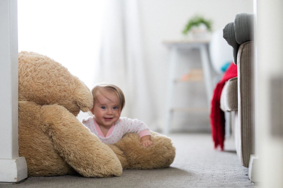 아기의 첫 친구 만들기