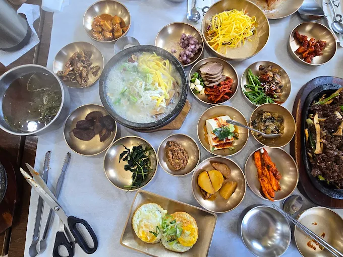 충북 제천 삼겹살쌈밥 '산아래' 본점