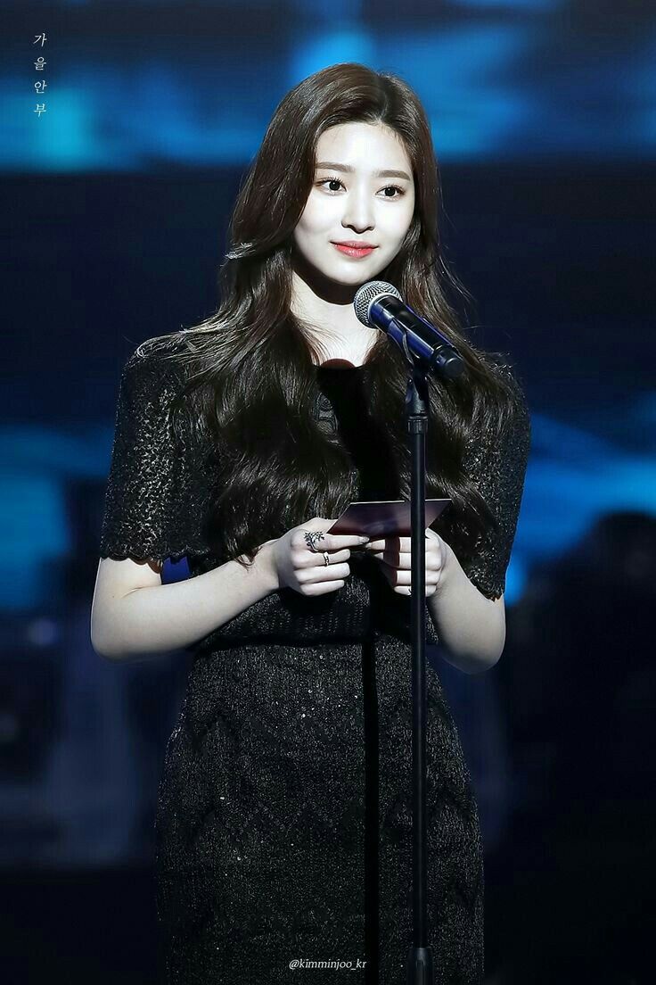 아이즈원 김민주 최애사진