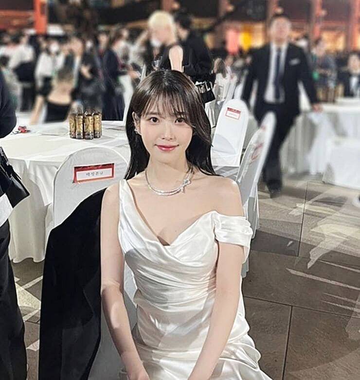 가수-아이유