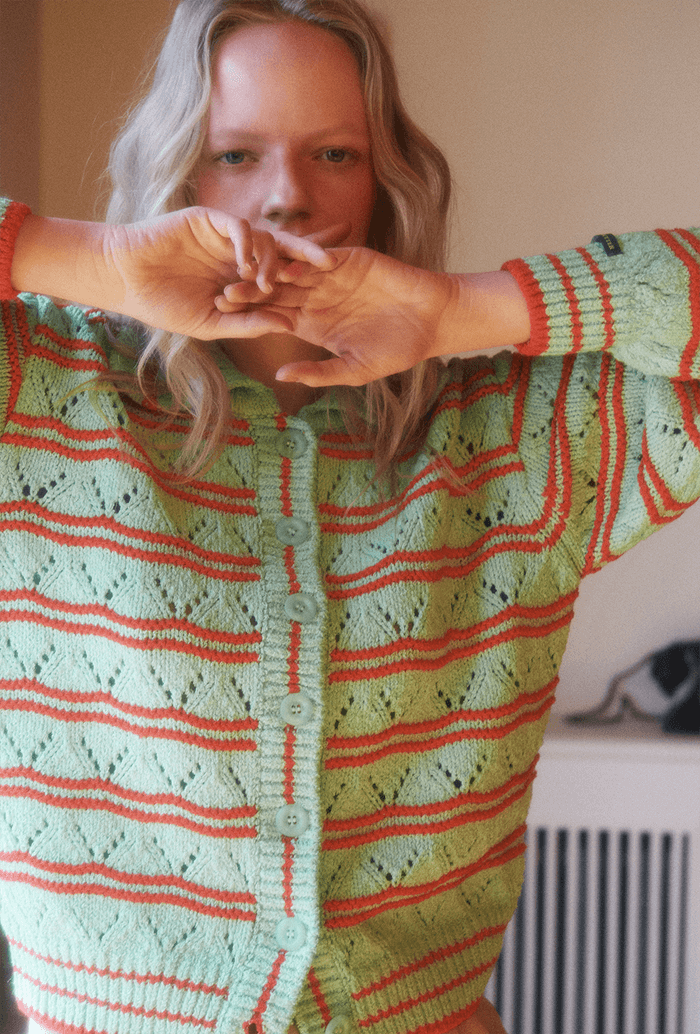 그린버터 스트라이프 카라 가디건