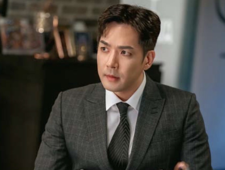 여왕의 집 황기찬