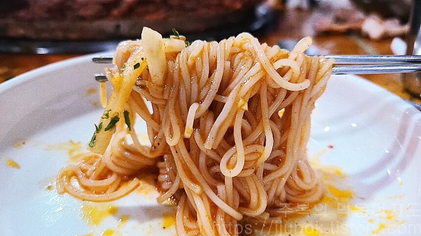 닭고집-숯불-닭갈비-비빔국수-3