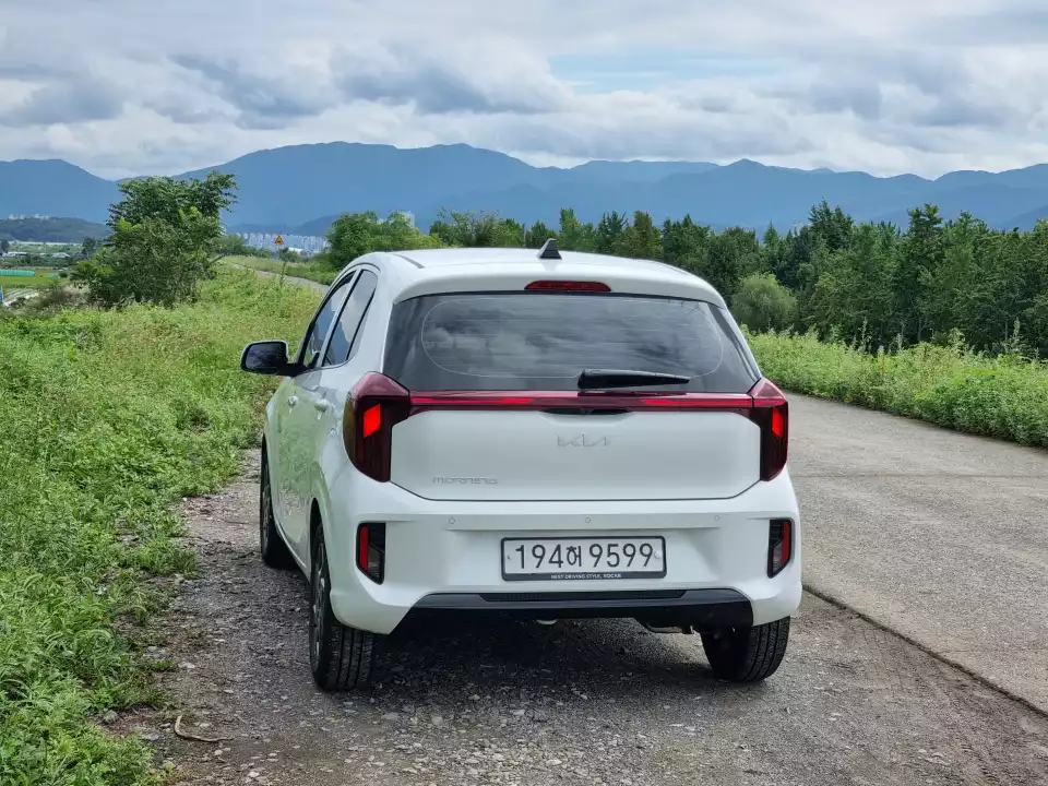 더 뉴 모닝 뒷모습입니다.