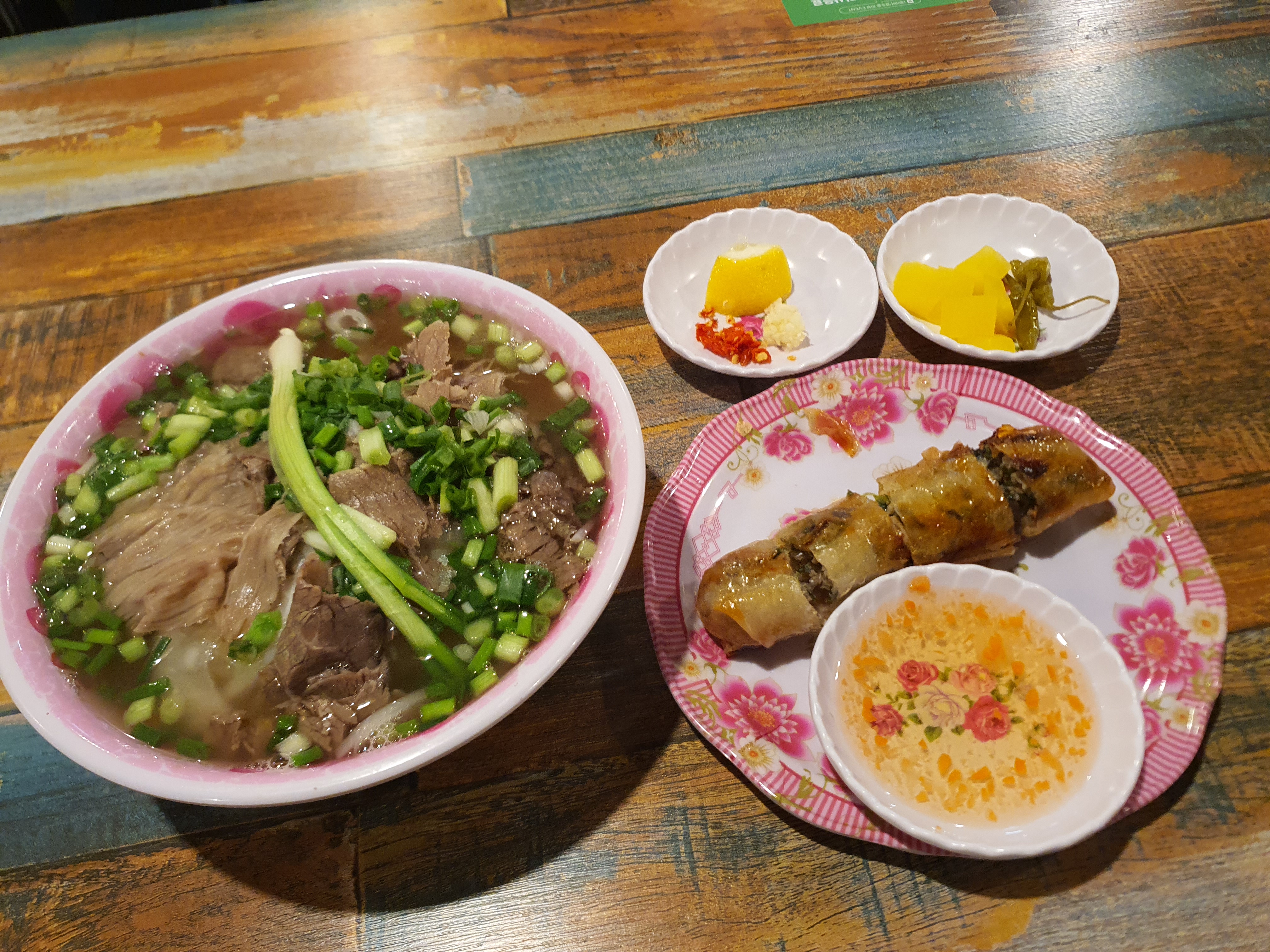 하노이 쌀국수+넴1줄 세트