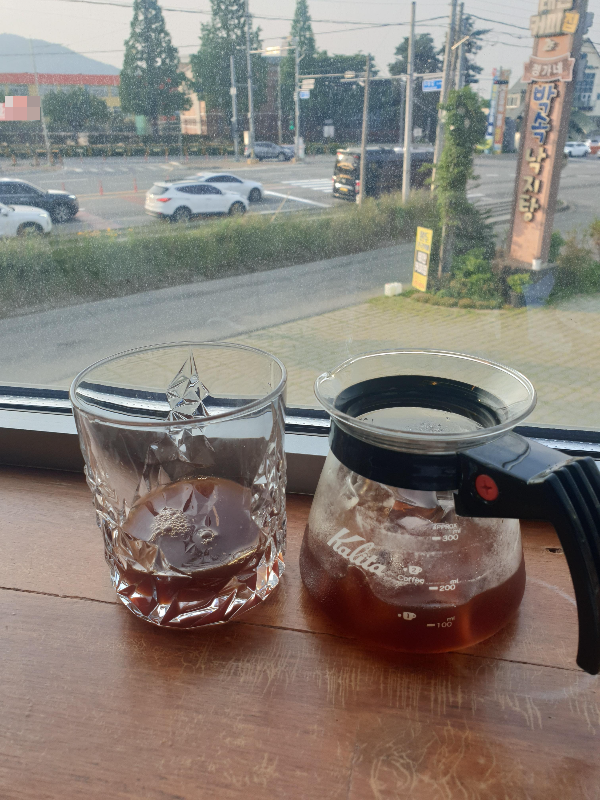 태안 카페 소개: 로스터리 카페 태안 커피집_서비스_아이스 아메리카노