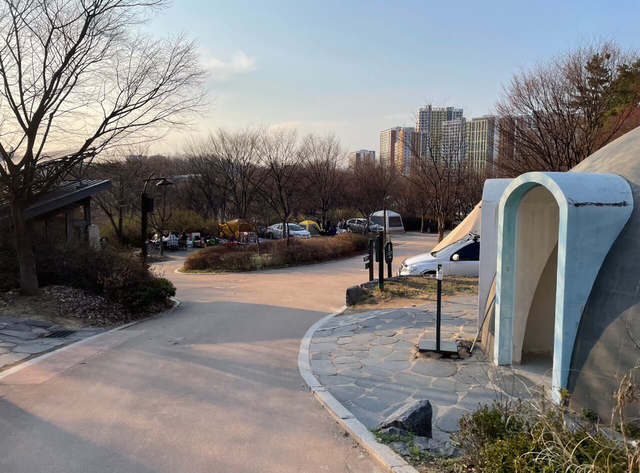 7번 사이트에서 화장실을 가다가 찍은 사진입니다.