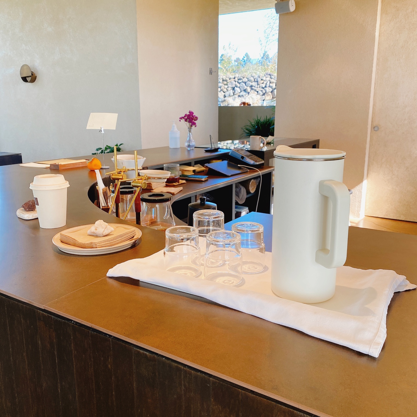 제주 애월 장전리 왕벚꽃거리 근처 문태준 시인 카페 오롬마르