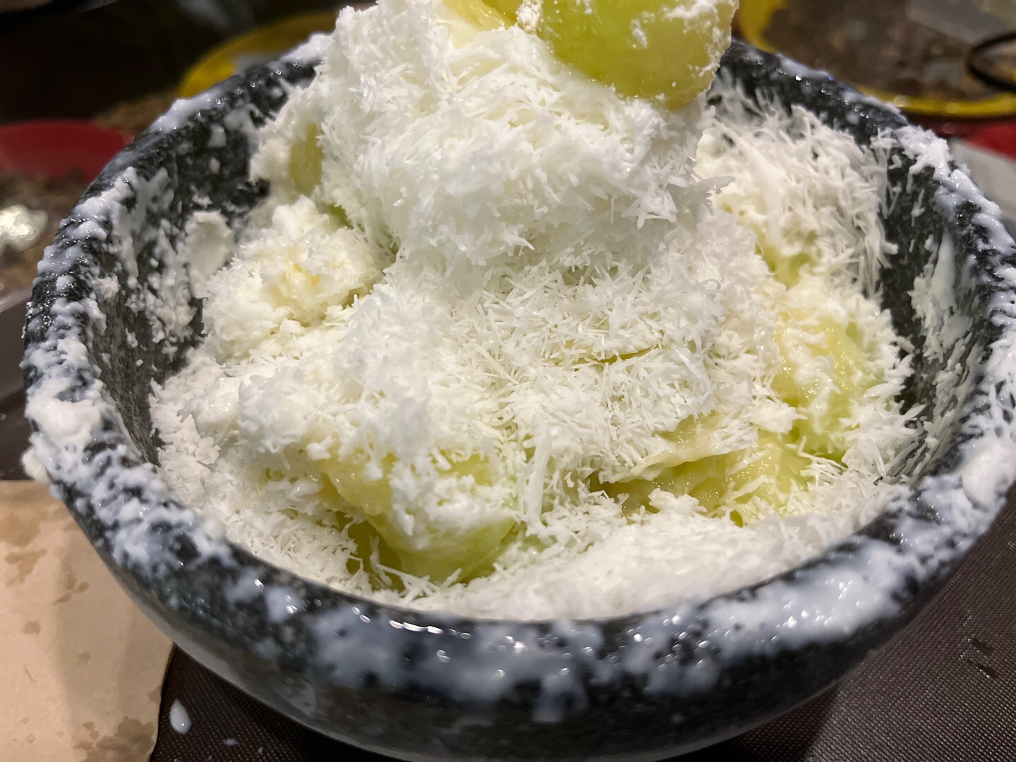 메론 빙수 먹기 시작2
