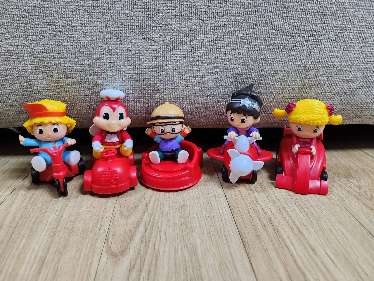 세부 맛집 졸리비 장난감