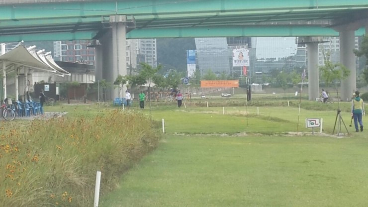대전 갑천파크골프장
갑천파크골프 1구장: 유성구 탑립동 184-4번지 일원
갑천파크골프 2구장: 유성구 용산동 51-2(용신교 상류)