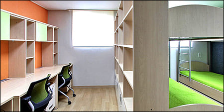 책상과 책장, 침대