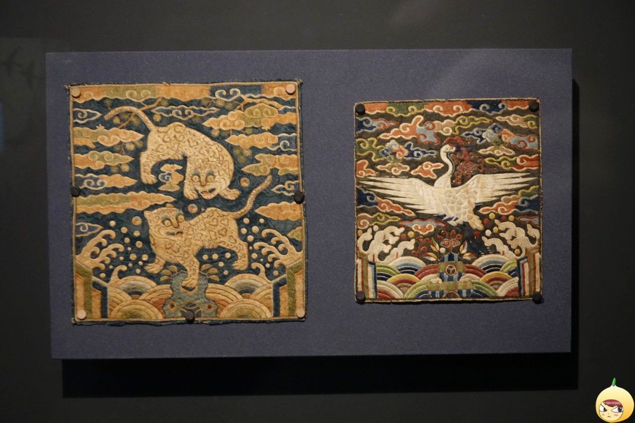 쌍호흉배와 단학흉배