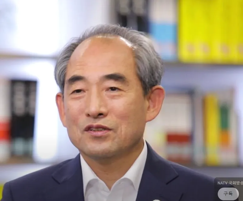 국회의원 인터뷰 사진27.webp