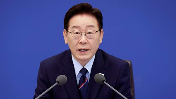 이 대통령 연쇄 접견: 미중 경제수장 만나 트럼프 시진핑 정상회담 사전 조율 한미일 경제 안보 전략 베센트 허리