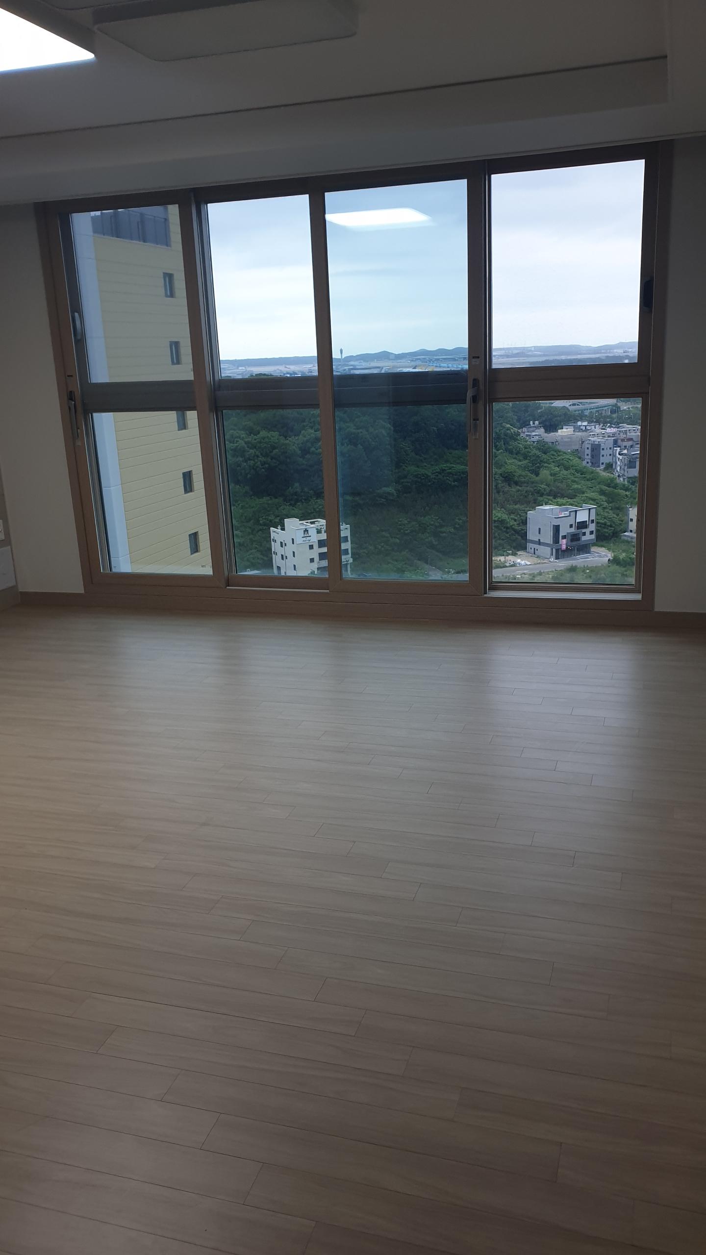 반도 유보라 아파트 거실 전경