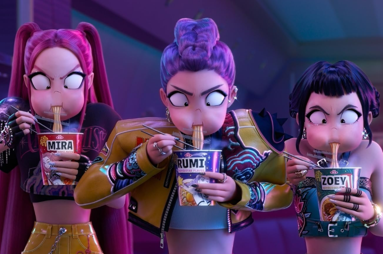 컵라면을 먹는 헌트릭스 멤버들