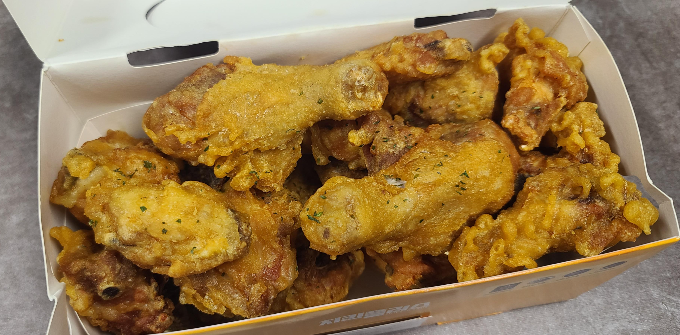 치킨플러스 치킨맛집 메가치킨 15호 깔끔한포장 후라이드치킨 쿠팡이츠할인