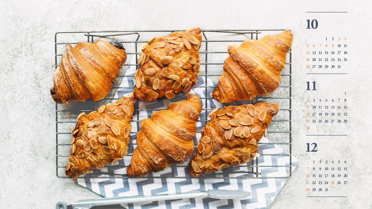 04 갓 구워낸 크루아상 B - 2025년11월 노트북배경화면