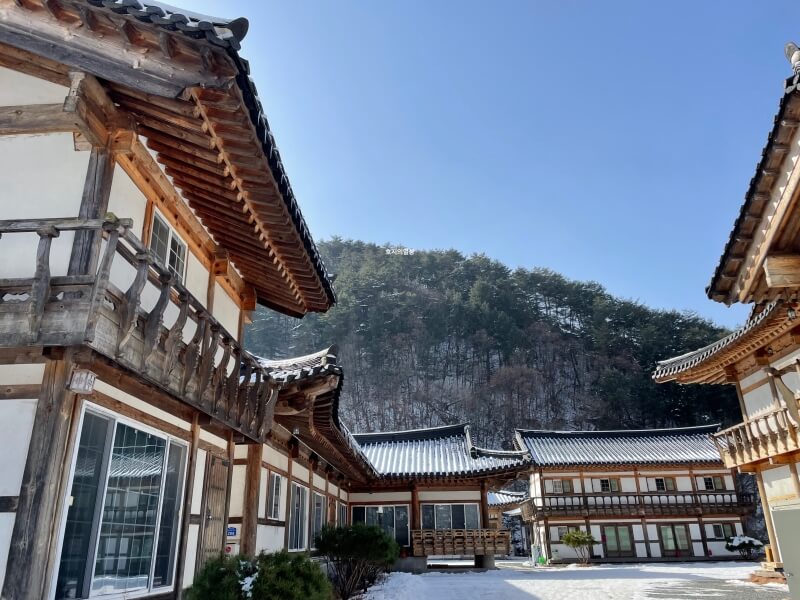 홍천 한옥 베이커리 카페 아나파우오 - 매장 모습