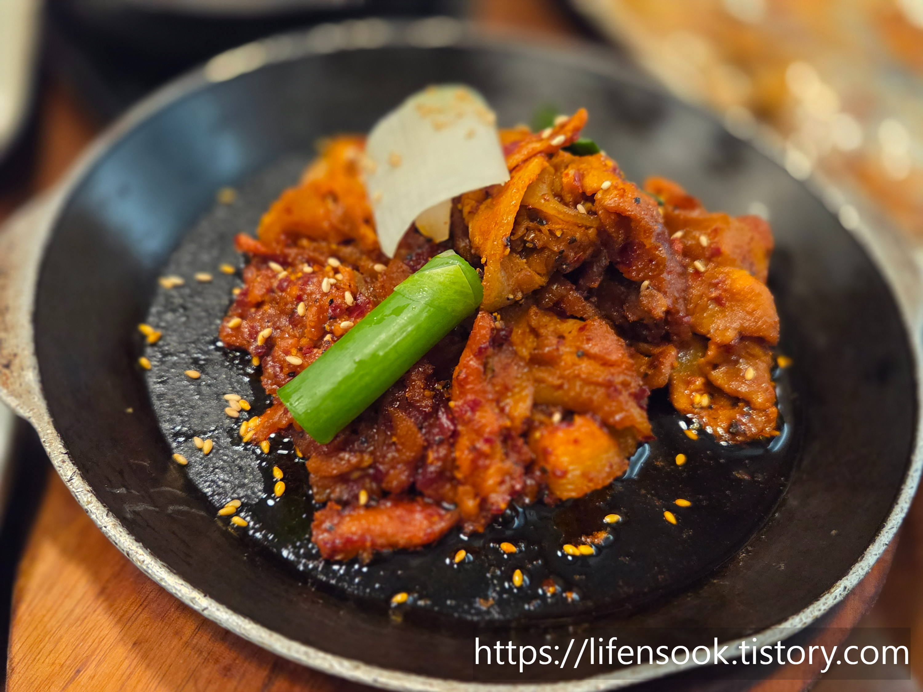 바다축제 보리굴비 약수돌솥밥 정식 제육볶음