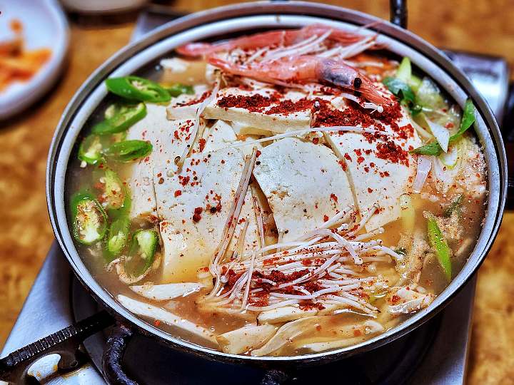 백반기행 신소율 편 해물두부전골 손두부 두부구이 해물 칼국수 비지찌개 원주 맛집 소개