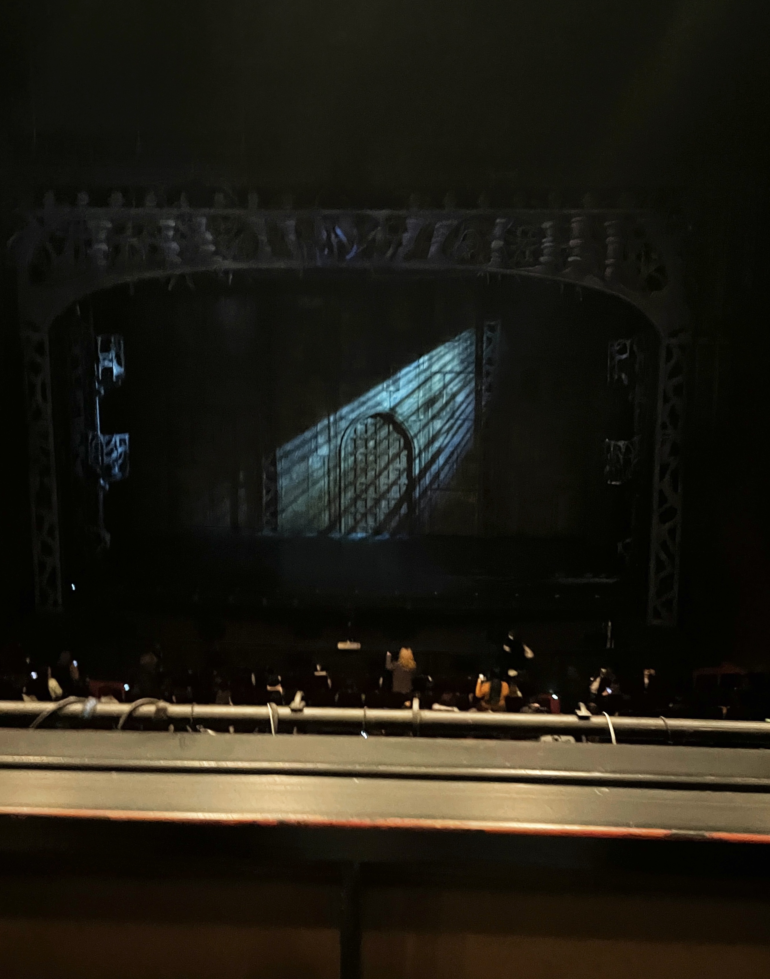 블루스퀘어 신한카드홀 2층 1열 시야