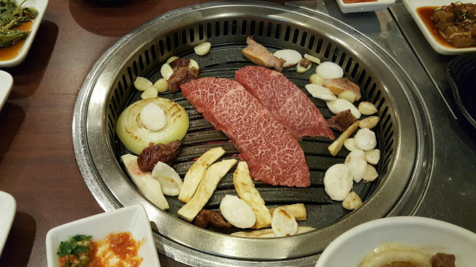 서초 방배동 한우 등심 '만발'