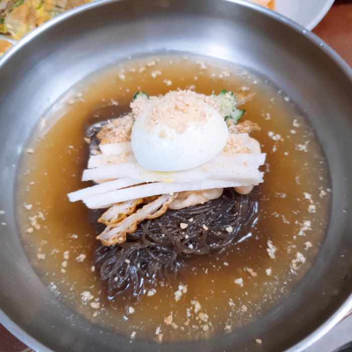 물냉면