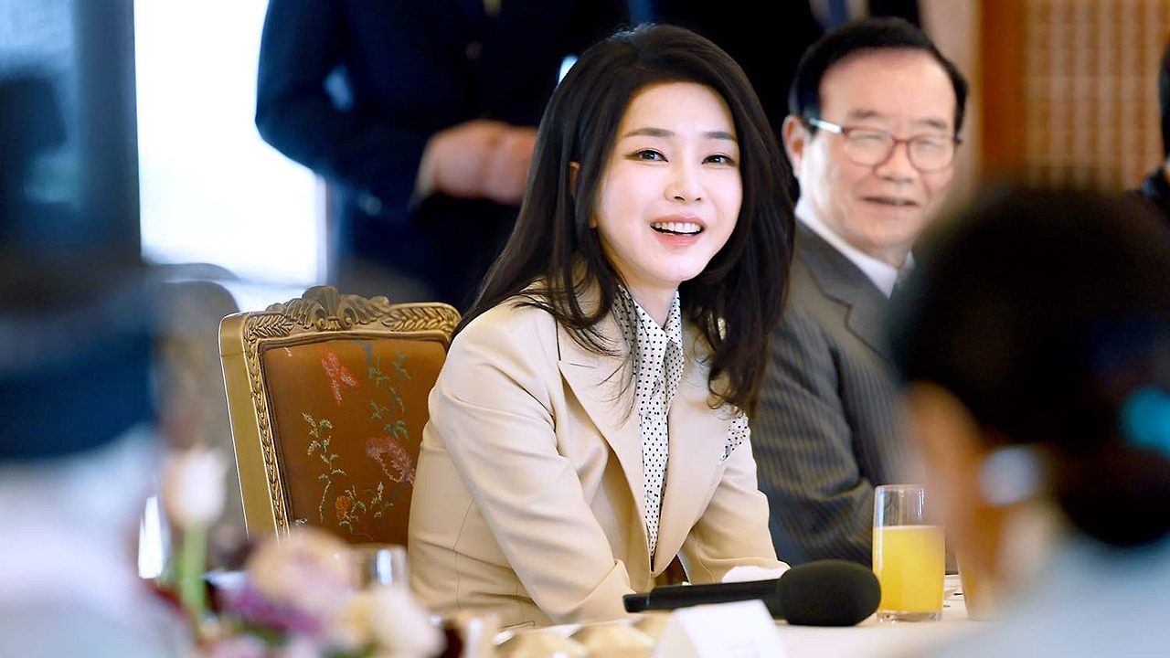 김승희 의전비서관 낙하산 인사 논란