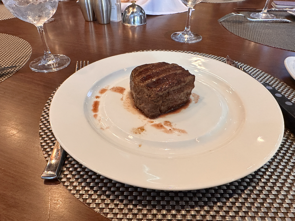 chops grilles 식당 이용하는 모습