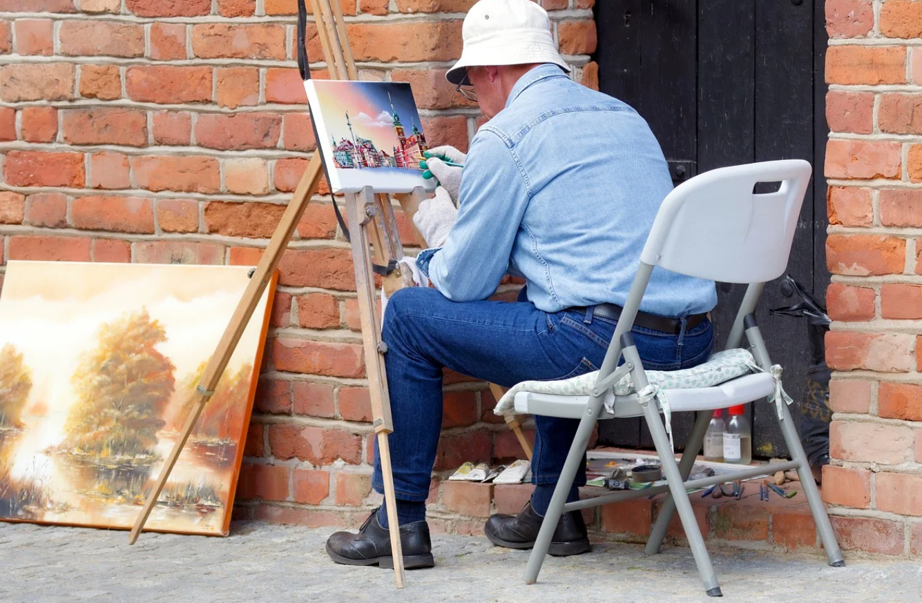 미술 치료에서도 많이 활용되는 색칠하기는 마음의 안정과 치유에 효과적입니다.