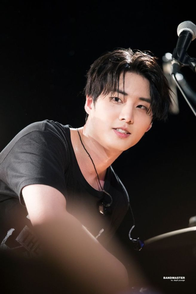 영케이 나이 프로필 학력 저작권료 최우수산 예능 육각형 아이돌 데이식스 총정리