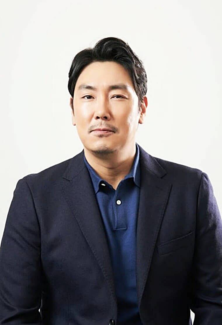 배우-조진웅