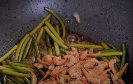 건새우 마늘쫑 볶음