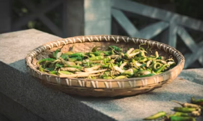 달래장의 알싸함과 참치의 고소함이 폭발하는 그리들 볶음밥