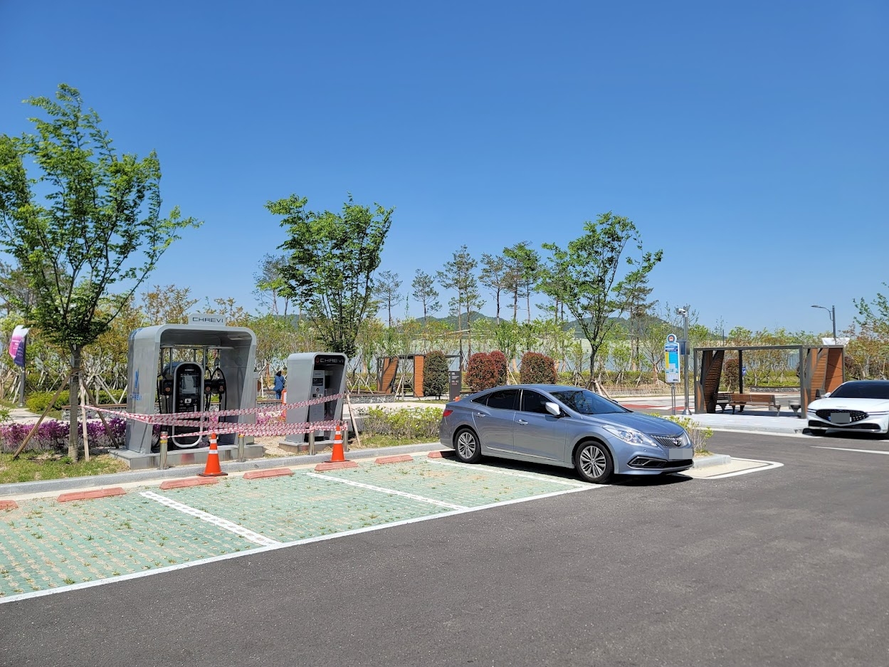 국회부산도서관 전기차 충전소 충전기