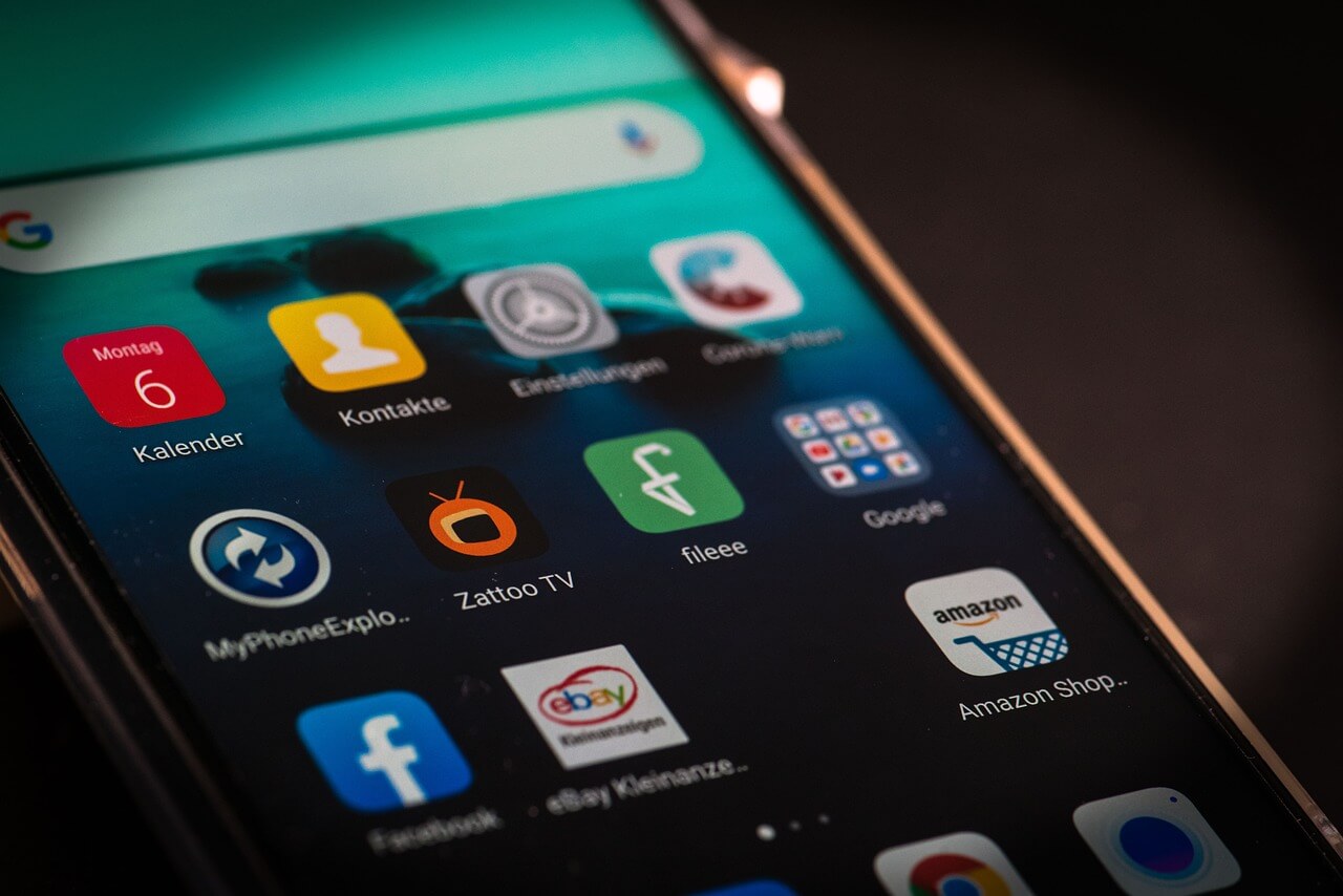 시니어에게 스마트폰은 건강을 관리하는 유용한 도구