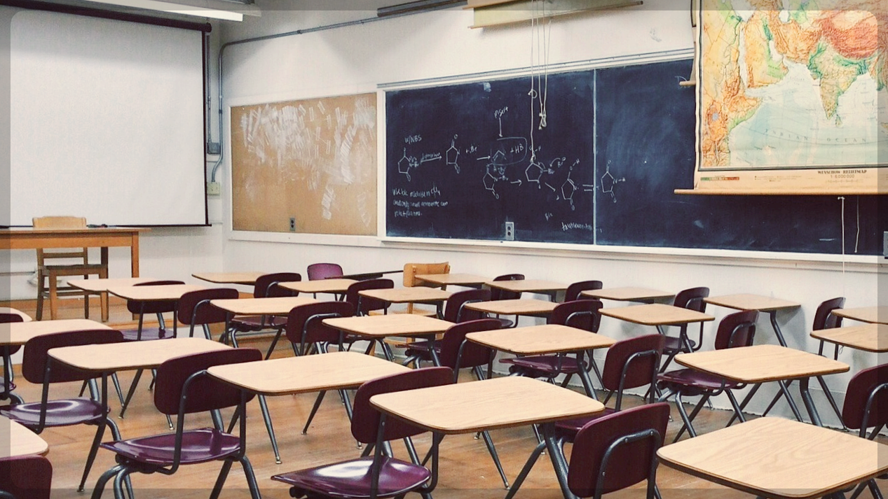 교실 책상과 의자