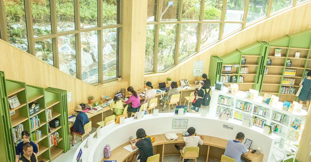 서초구 서리풀근린공원 주변 방패숲환경도서관