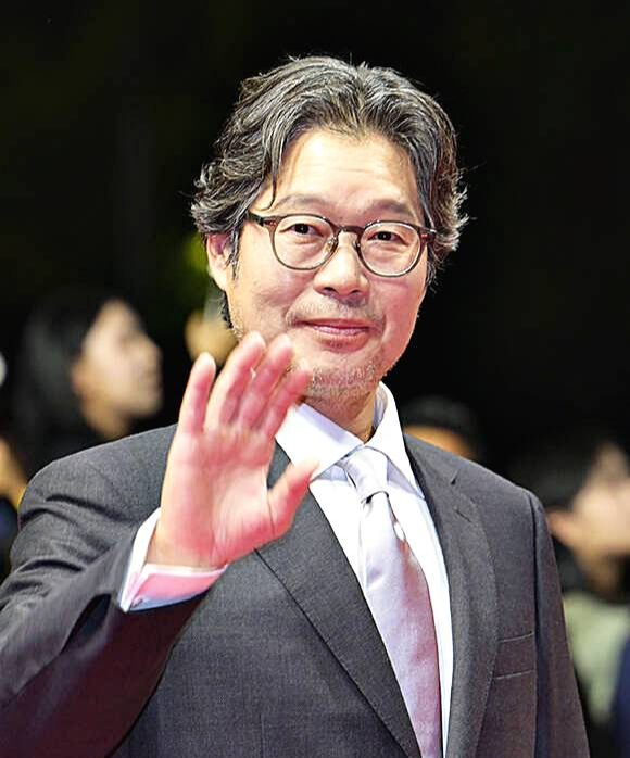 유재명