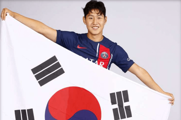 PSG 전북 축구 이강인 사진입니다.