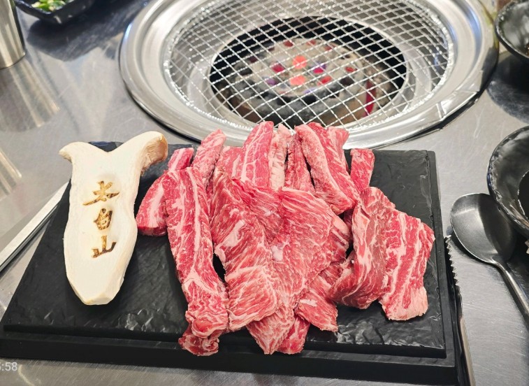 6시내고향 태백 고향투어 한우 연탄구이 식당 갈비살