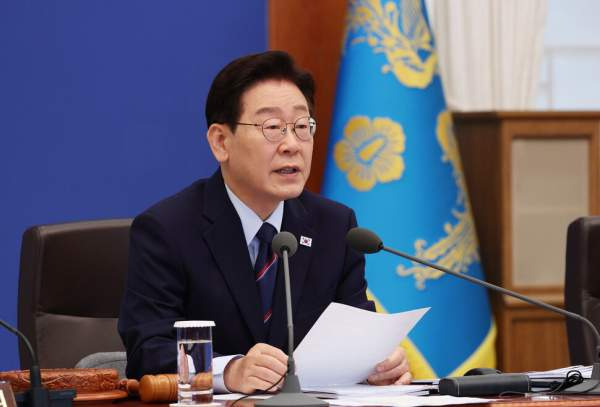 이 대통령 긴축재정론은 함정 지금은 소비가 미덕 적극 재정론 총정리