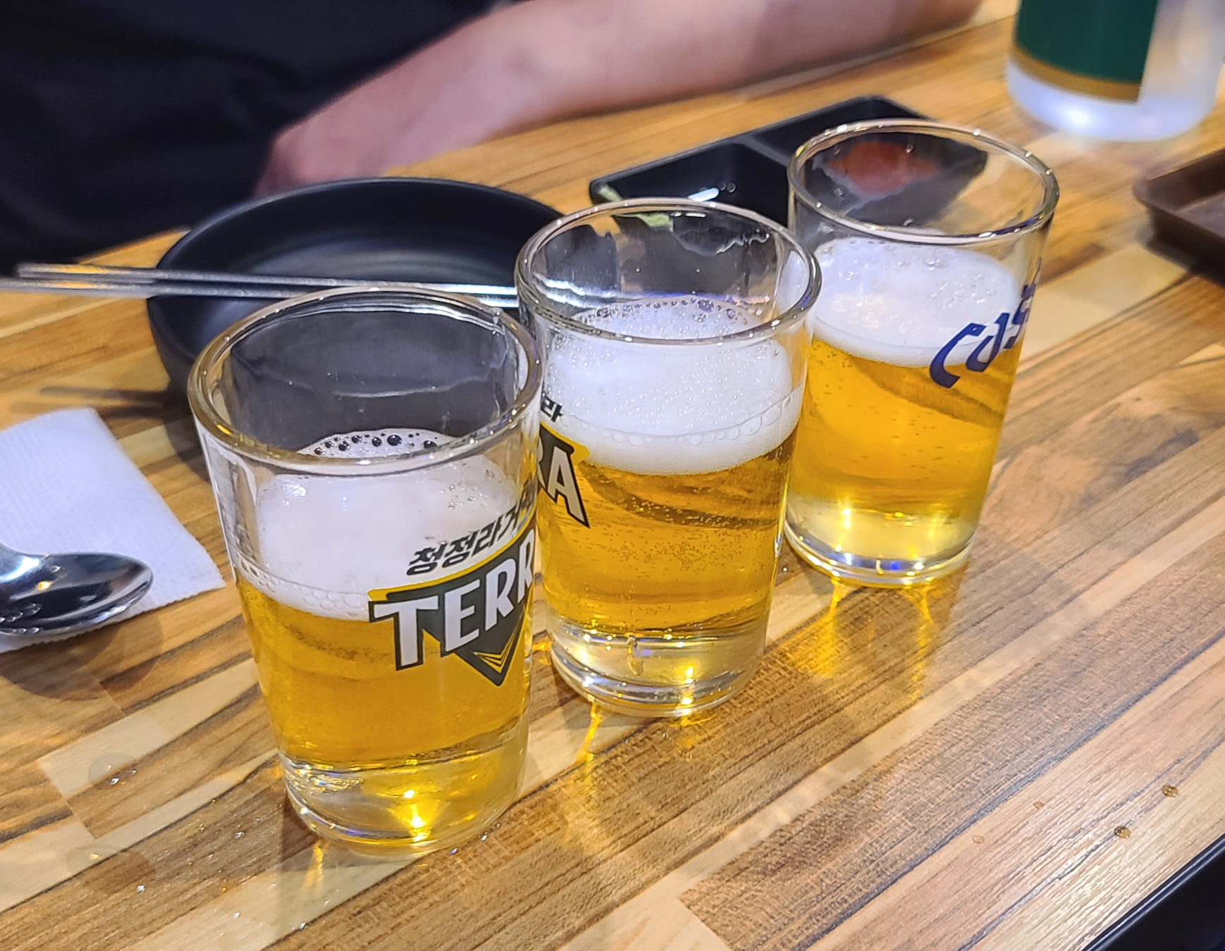 낚시꾼 김춘복의 도시어부 송도점 인천맛집 송도맛집 외부 활어회전문점 내부 수산문제작소 소주 맥주 쏘맥