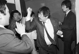 용팔이 사건 통일민주당 창당 방해 사건