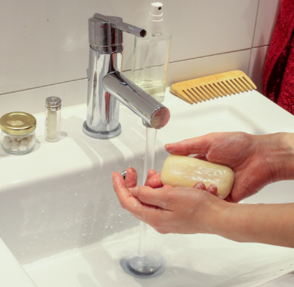 비누로 손을 씻으면 세균이 사라지는 과학 &ndash; 계면활성제