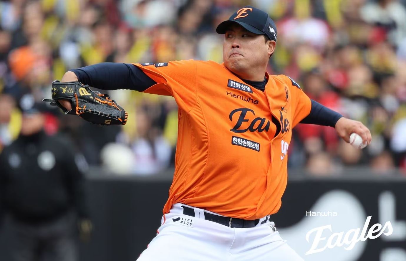 공을 던지는 투수