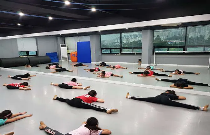 바스타즈치어리딩&댄스