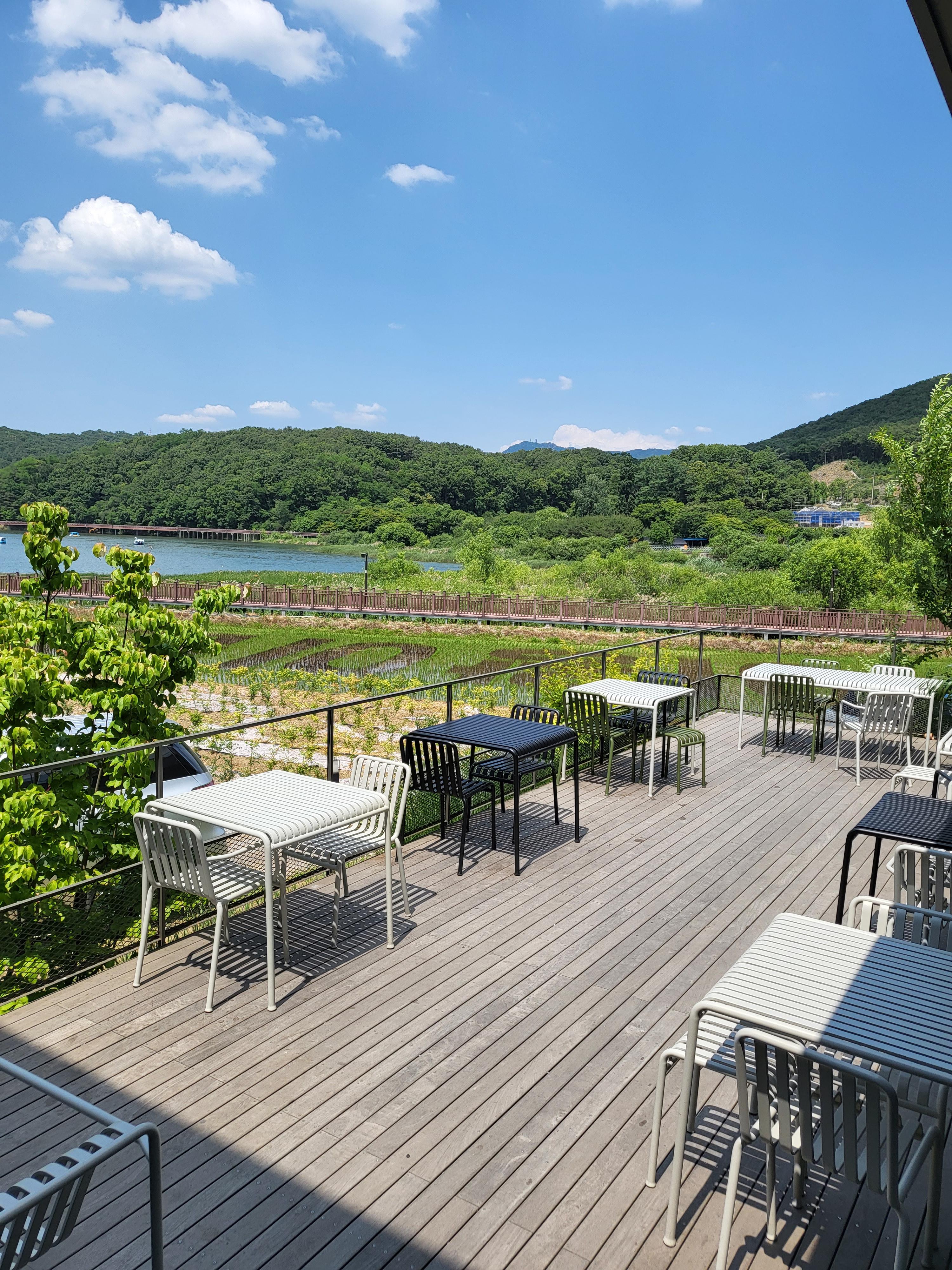 그린플래그커피 실내